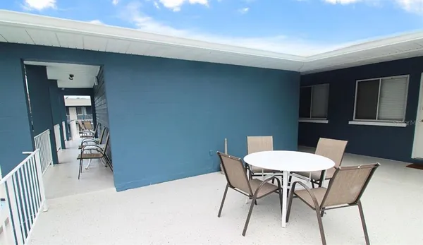 $1,500 | 3001 Bee Ridge Road, Unit 201, Sarasota, FL 34239