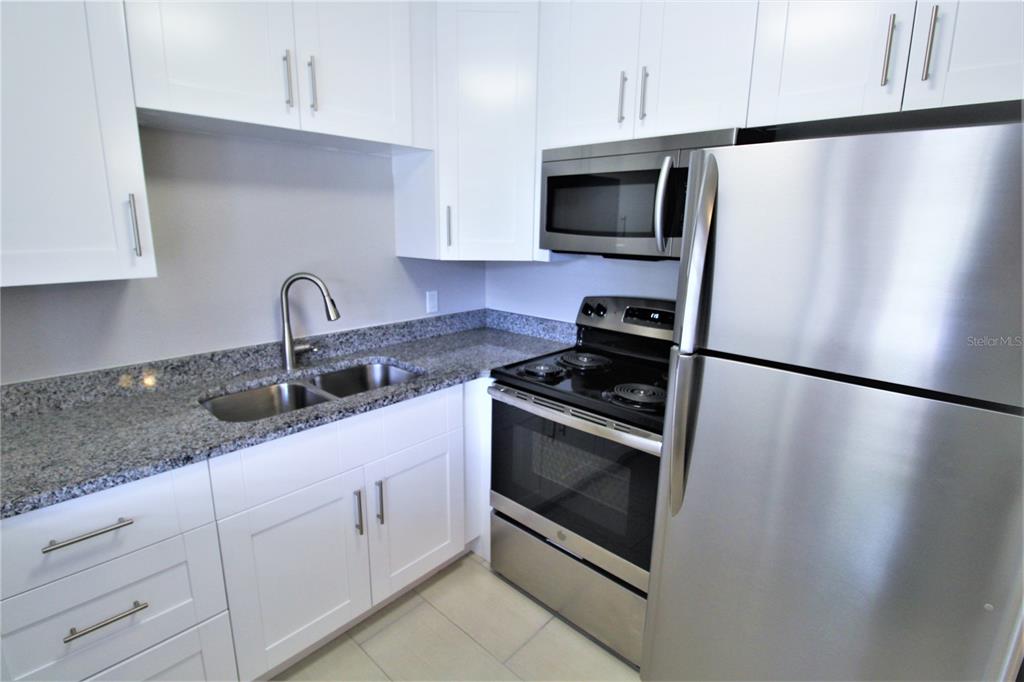 3001 Bee Ridge Road, Unit 201 Sarasota, FL 34239 - Photo 2 of 24