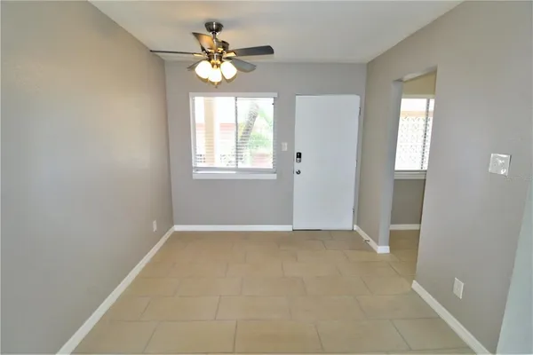 $1,500 | 3001 Bee Ridge Road, Unit 201, Sarasota, FL 34239