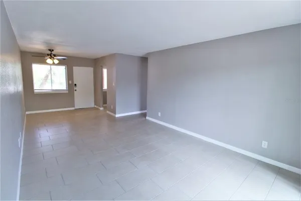 $1,500 | 3001 Bee Ridge Road, Unit 201, Sarasota, FL 34239