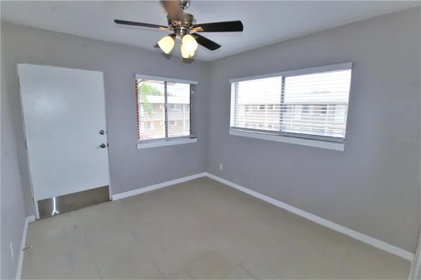 $1,500 | 3001 Bee Ridge Road, Unit 201, Sarasota, FL 34239