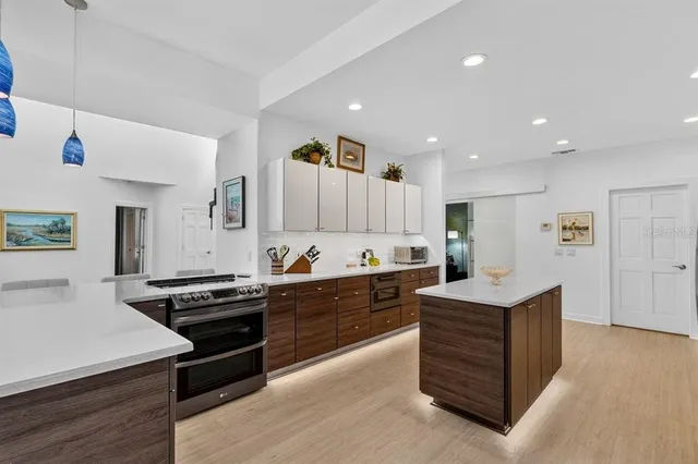 $899,000 | 13 Bay Pointe Drive, Ormond Beach, FL 32174