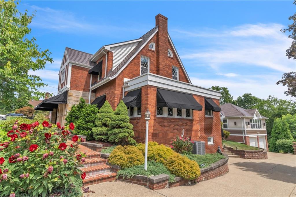 832 Ridge Road Ambridge, PA 15003 - Photo 3 of 50