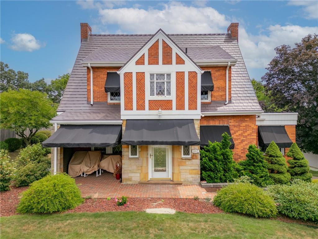 832 Ridge Road Ambridge, PA 15003 - Photo 4 of 50