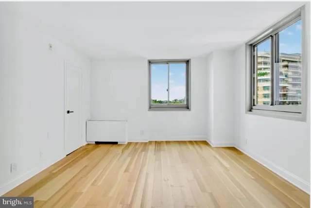 $325,000 | 4601 North Park Avenue, Unit 1509J, Chevy Chase, MD 20815