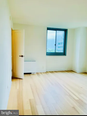 $325,000 | 4601 North Park Avenue, Unit 1509J, Chevy Chase, MD 20815