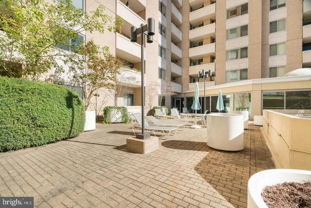 $325,000 | 4601 North Park Avenue, Unit 1509J, Chevy Chase, MD 20815