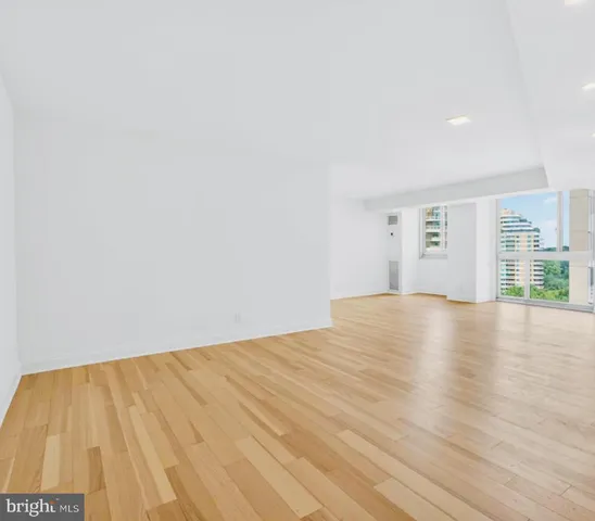 $325,000 | 4601 North Park Avenue, Unit 1509J, Chevy Chase, MD 20815