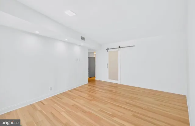 $325,000 | 4601 North Park Avenue, Unit 1509J, Chevy Chase, MD 20815