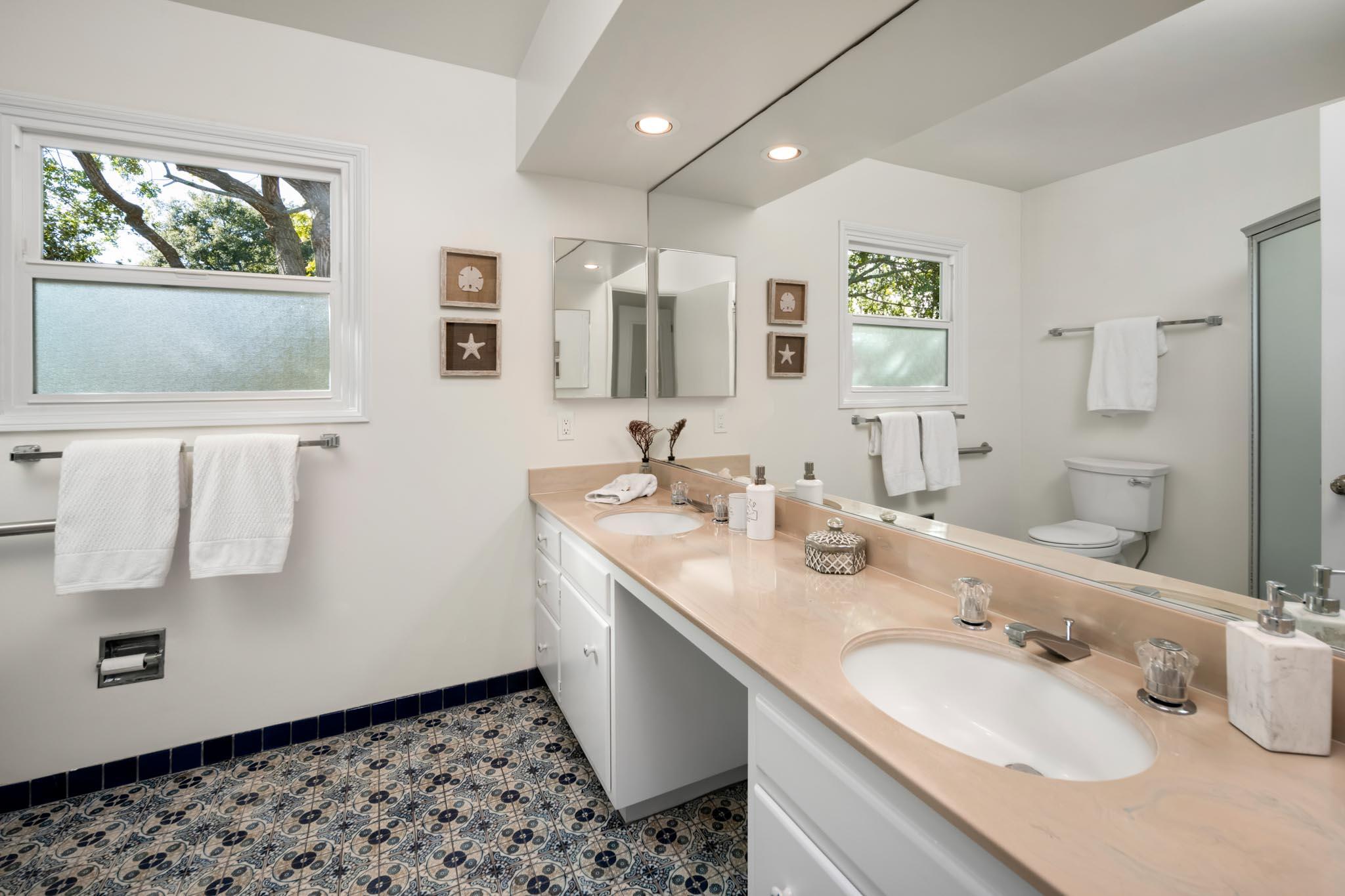 1180 Mesa Road Montecito, CA 93108 - Photo 16 of 25 Hall Bathroom