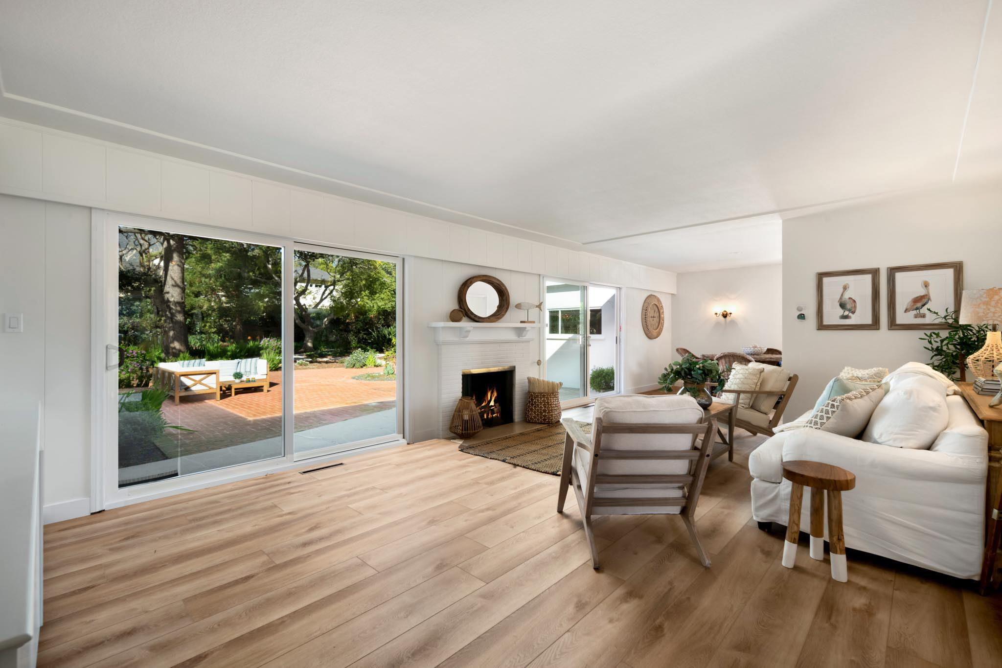 1180 Mesa Road Montecito, CA 93108 - Photo 4 of 25 Living Room