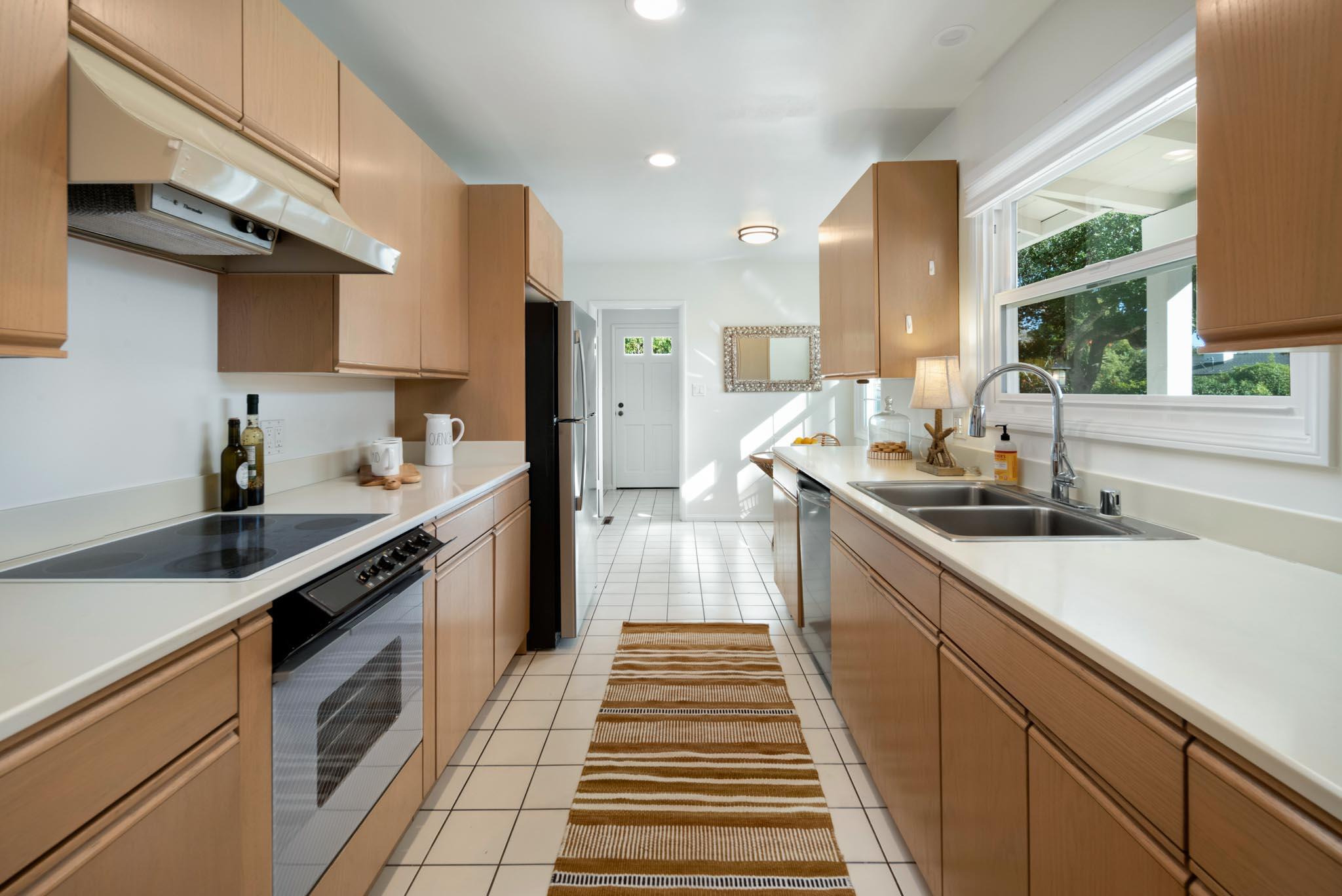 1180 Mesa Road Montecito, CA 93108 - Photo 7 of 25 Kitchen