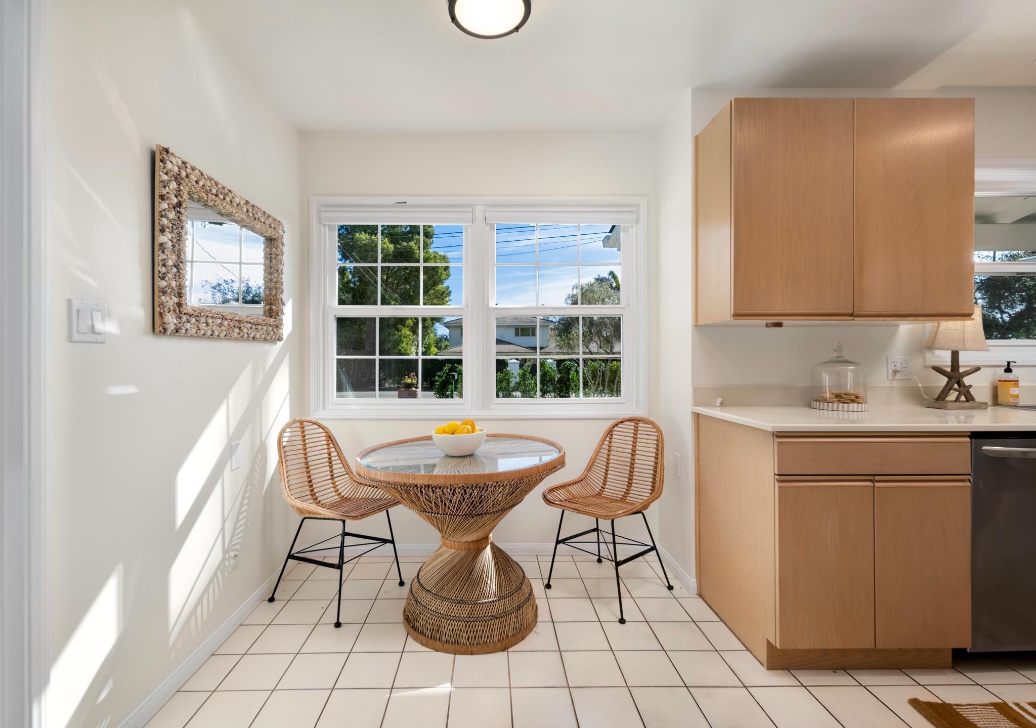 1180 Mesa Road Montecito, CA 93108 - Photo 9 of 25 Breakfast Area