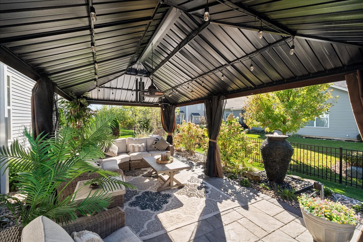 1383 Dodson Avenue Elburn, IL 60119 - Photo 25 of 25 a living room filled with furniture