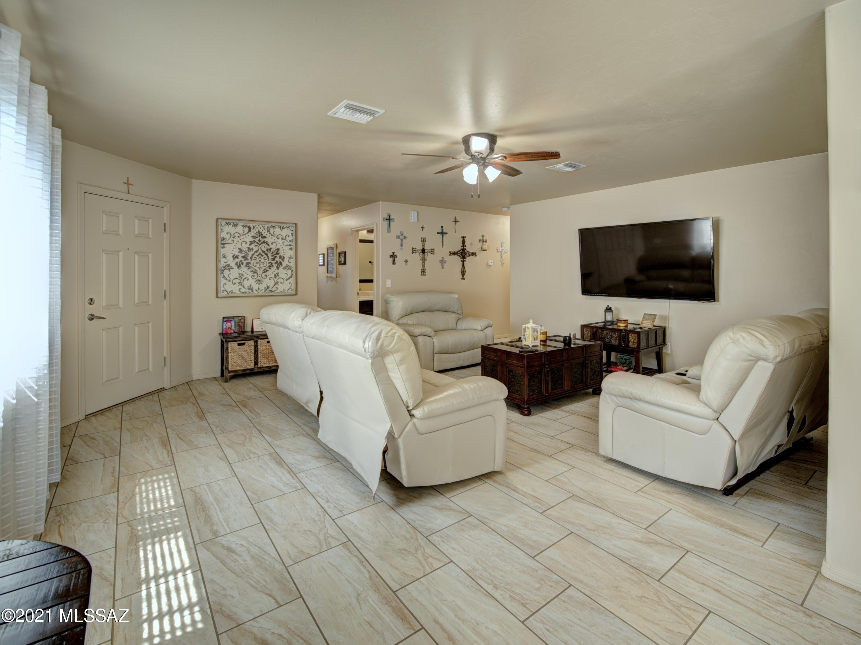 1503 Ola Court Rio Rico, AZ 85648 - Photo 9 of 19