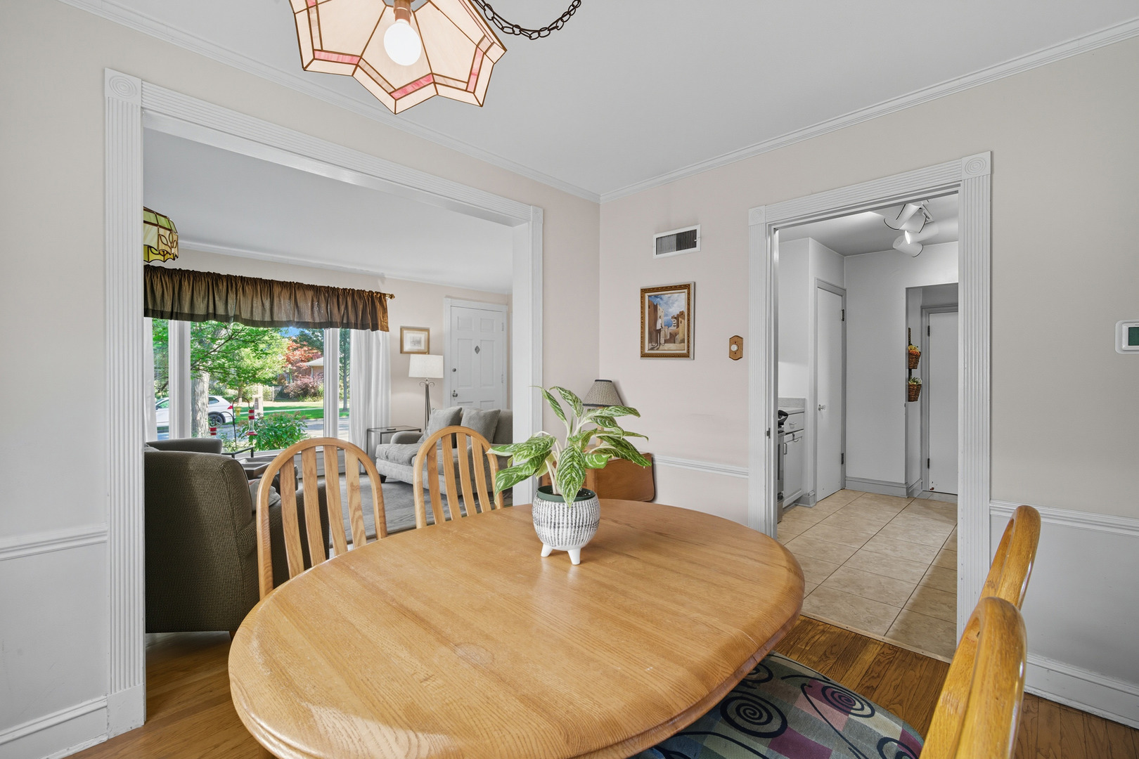 1015 Arthur Street Park Ridge, IL 60068 - Photo 8 of 28 Gallery Image 8
