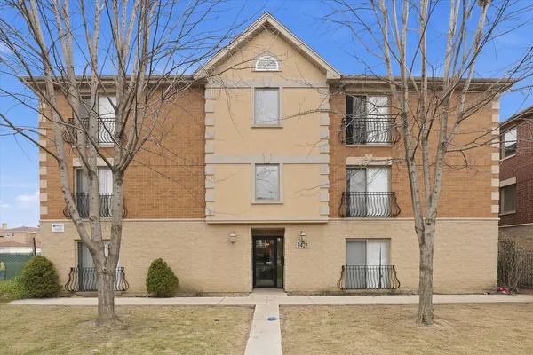 $1,525 | 3423 Ridgeland Avenue, Unit 102, Berwyn, IL 60402