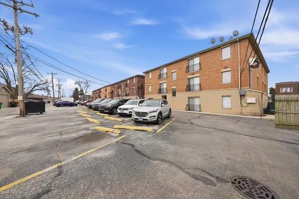 $1,525 | 3423 Ridgeland Avenue, Unit 102, Berwyn, IL 60402