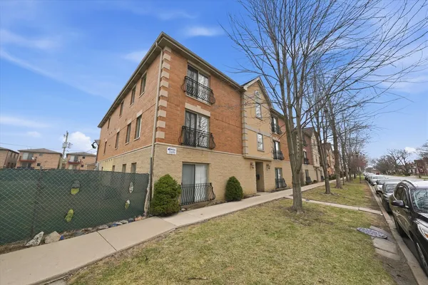 $1,525 | 3423 Ridgeland Avenue, Unit 102, Berwyn, IL 60402