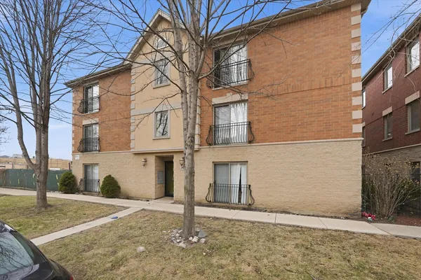 $1,525 | 3423 Ridgeland Avenue, Unit 102, Berwyn, IL 60402