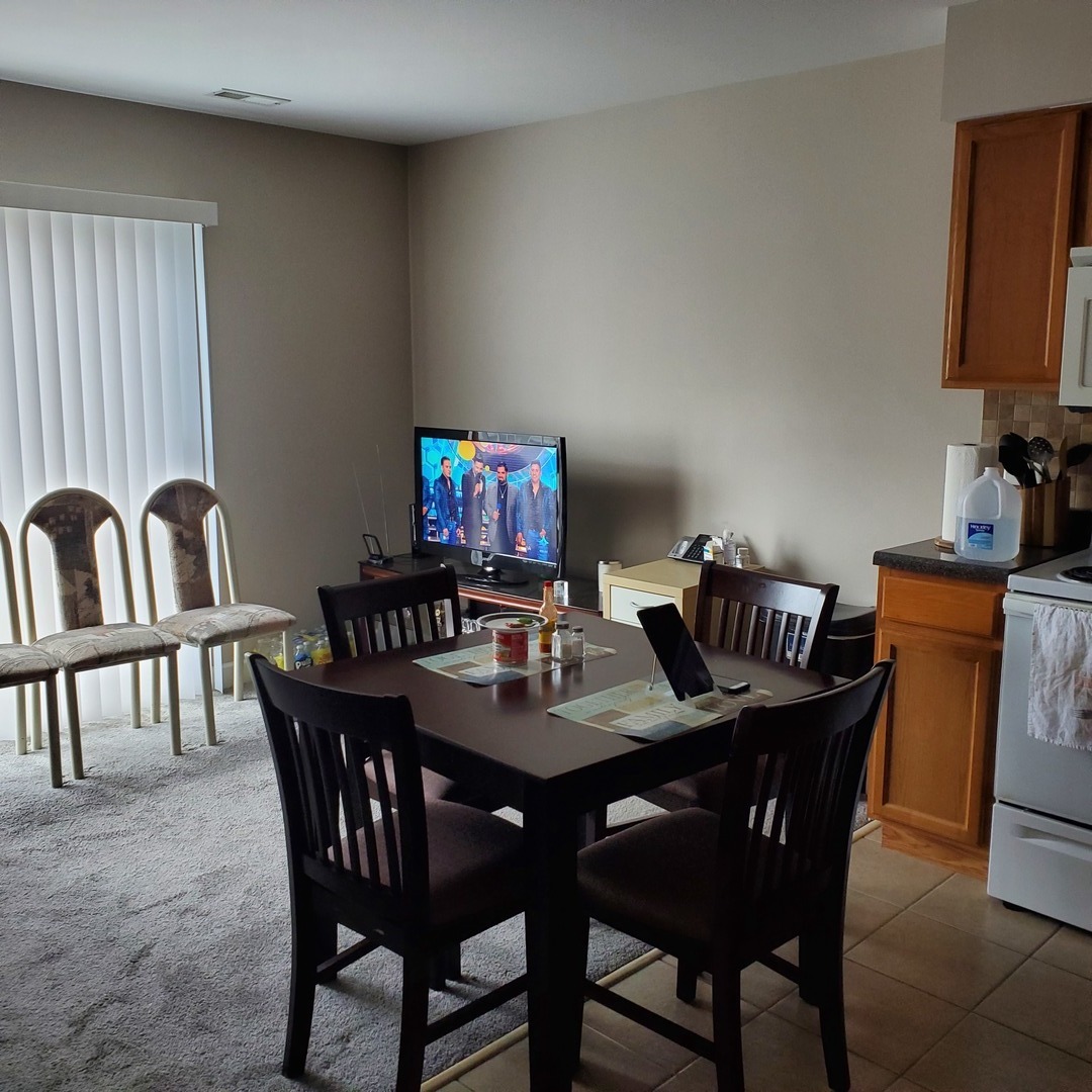 3423 Ridgeland Avenue, Unit 102 Berwyn, IL 60402 - Photo 2 of 11