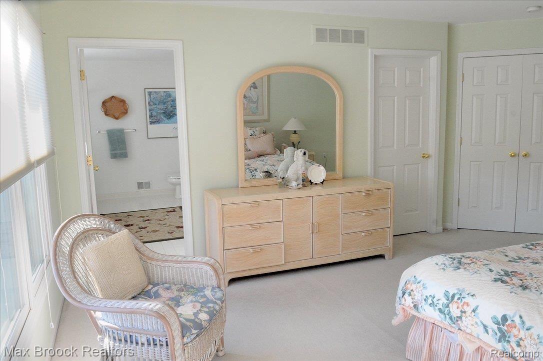 60622 Balmoral Way Rochester, MI 48306 - Photo 17 of 25 Master Bedroom