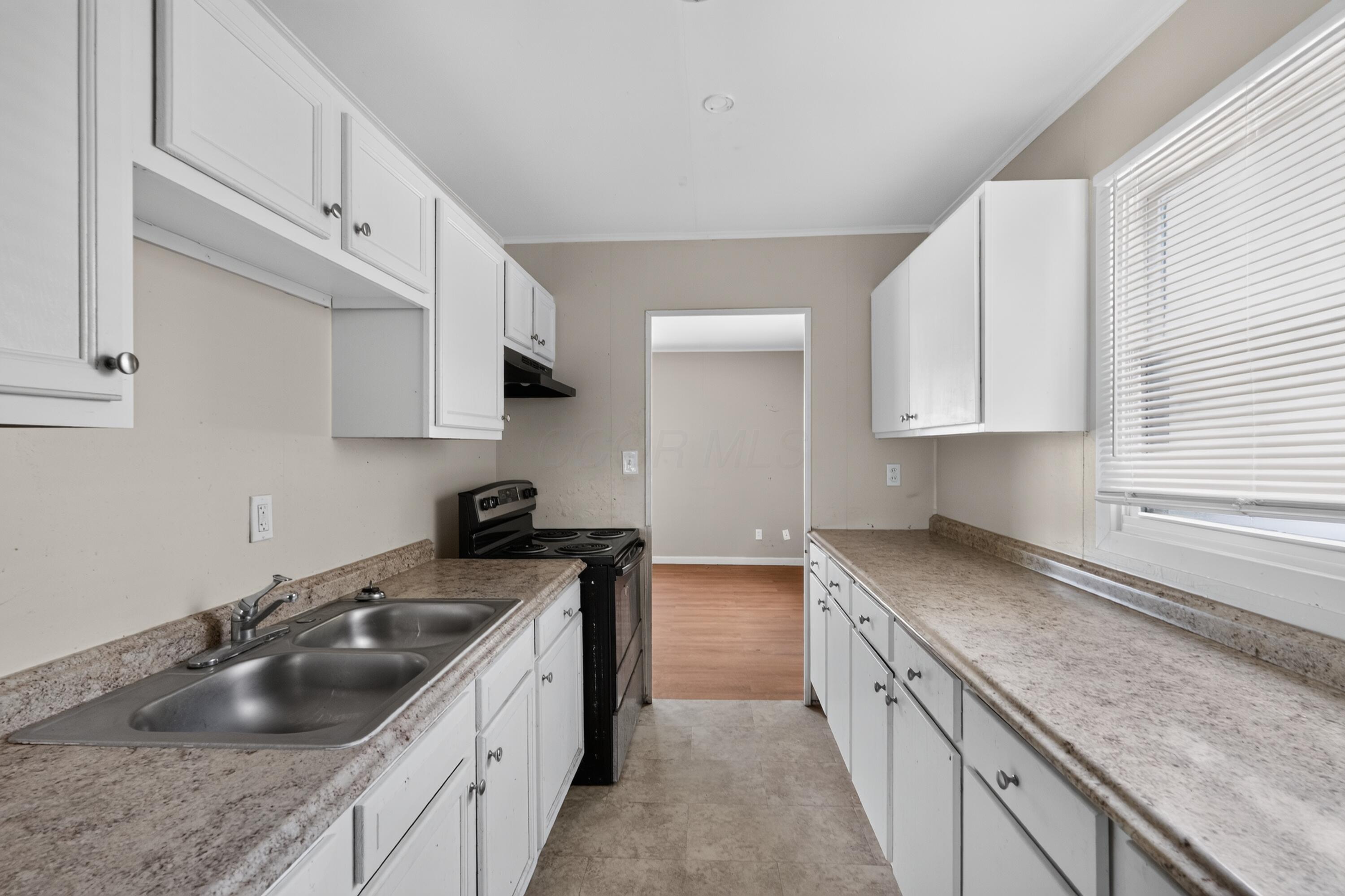 1170 South Hampton Road Columbus, OH 43227 - Photo 14 of 32 14_1170_S_Hampton_Rd-Kitchen-6682