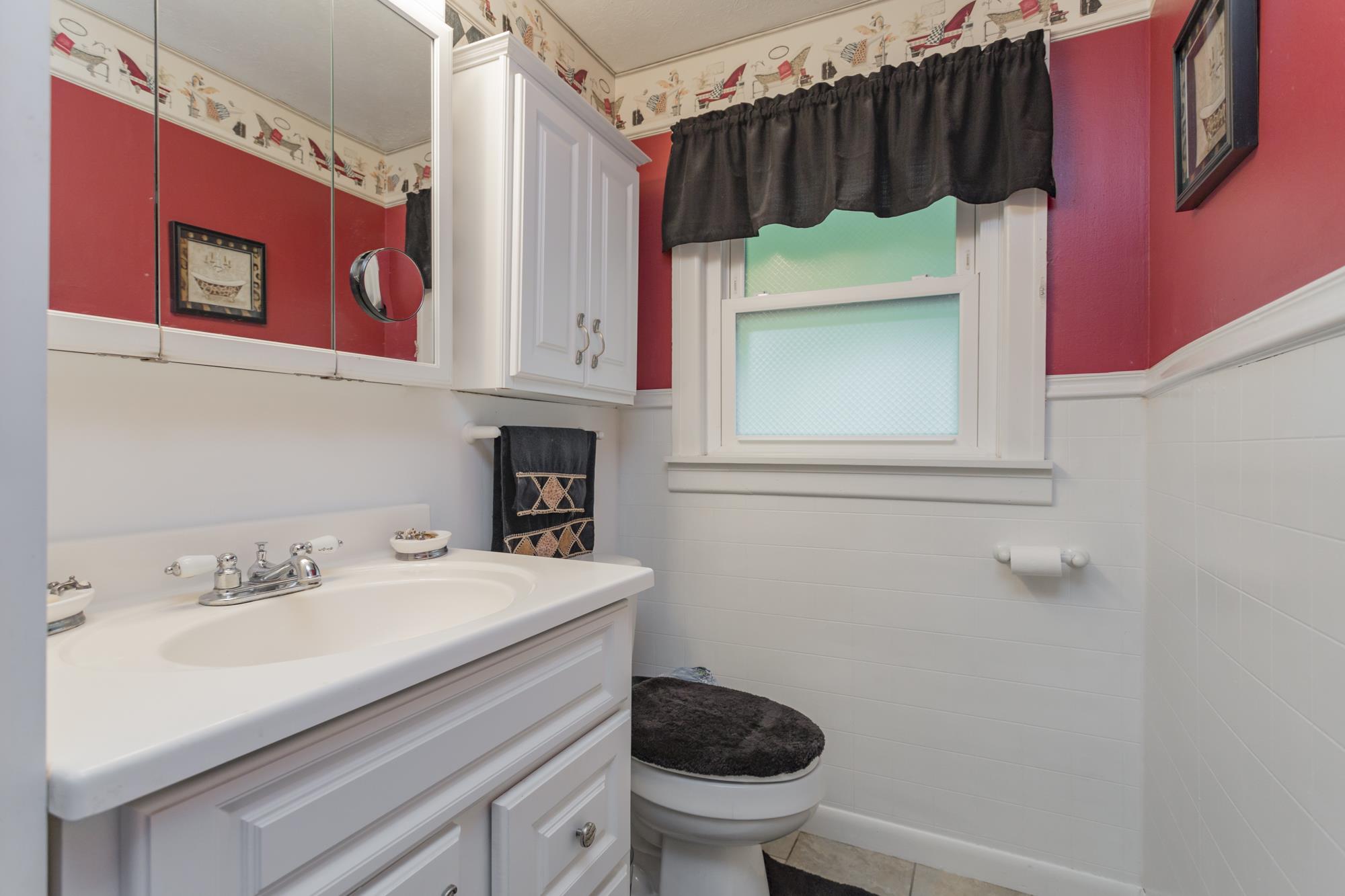 785 Danley Road Charlotte, TN 37036 - Photo 12 of 30 First floor full bath.