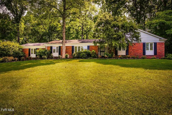 $429,900 | 4401 Beechcliff Drive, Kingsport, TN 37664