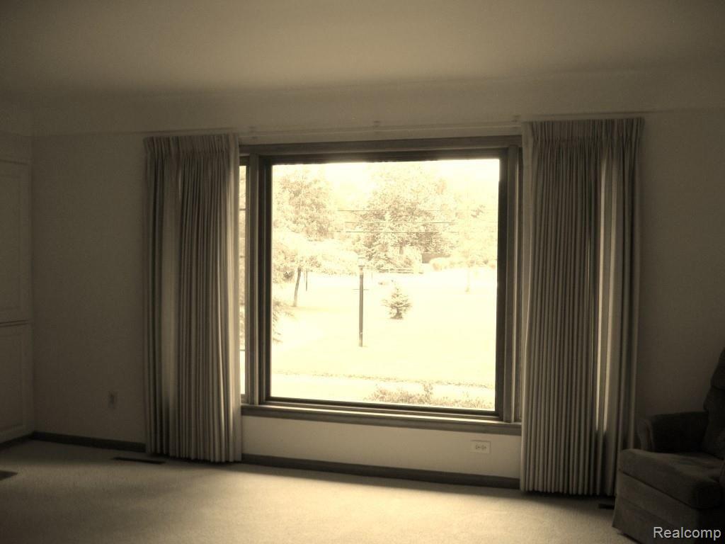 16705 Merriman Road Livonia, MI 48154 - Photo 4 of 51 IMG_2468.JPG