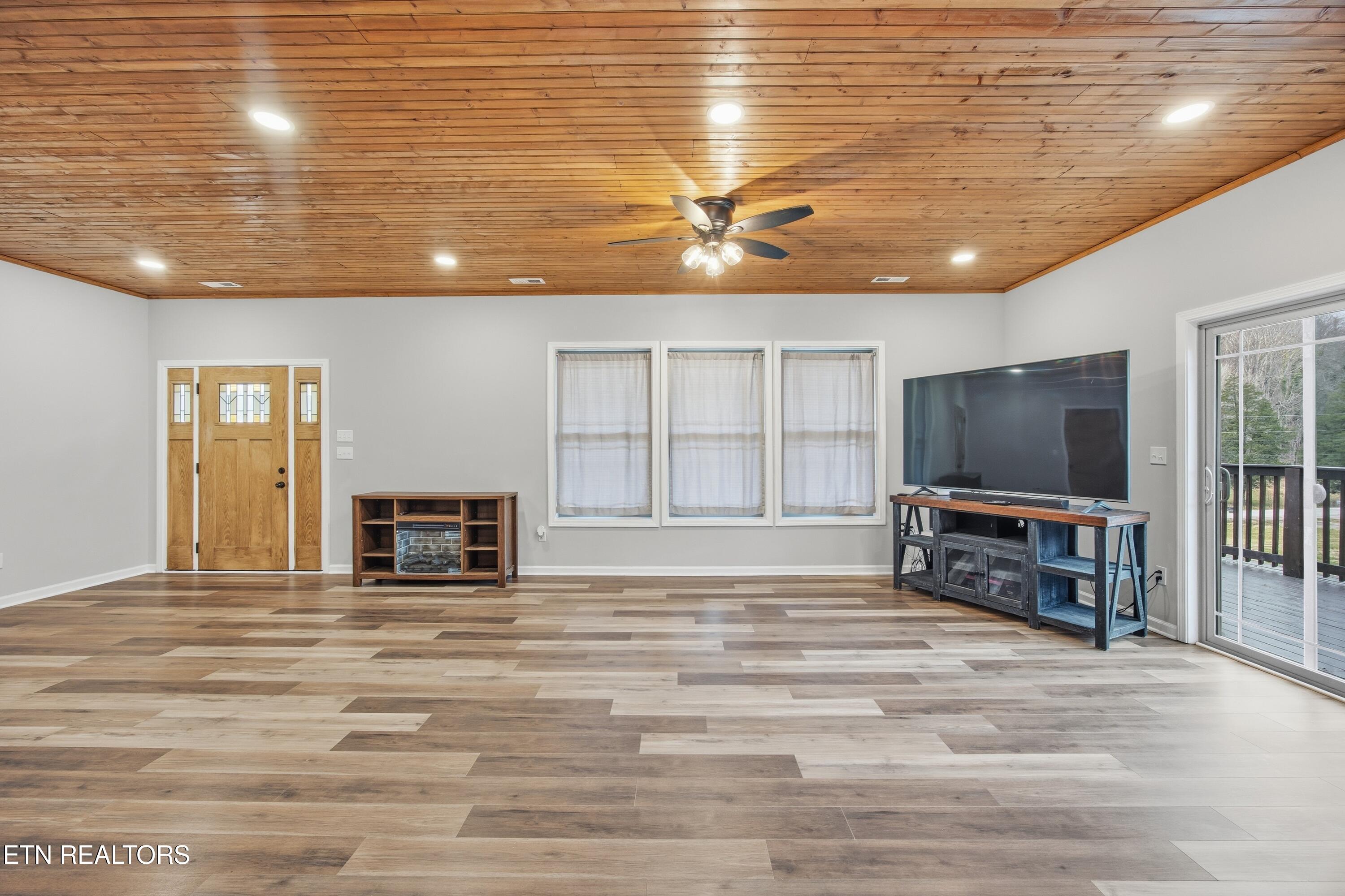 287 Cave Creek Road Loudon, TN 37774 - Photo 3 of 32 5G4A5623