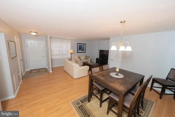 $375,000 | 5919 1st Landing Way, Unit 183, Burke, VA 22015