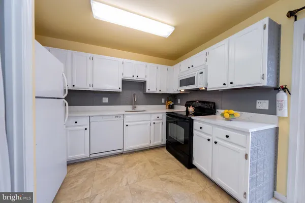 $375,000 | 5919 1st Landing Way, Unit 183, Burke, VA 22015