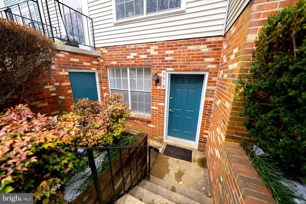 $375,000 | 5919 1st Landing Way, Unit 183, Burke, VA 22015