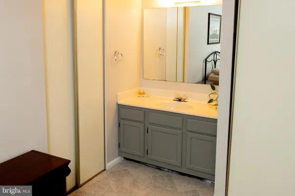 $375,000 | 5919 1st Landing Way, Unit 183, Burke, VA 22015