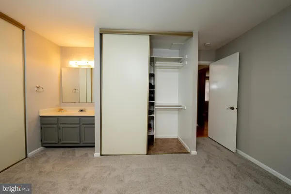 $375,000 | 5919 1st Landing Way, Unit 183, Burke, VA 22015