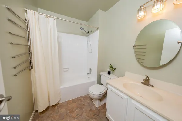 $375,000 | 5919 1st Landing Way, Unit 183, Burke, VA 22015