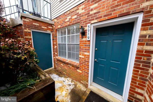 $375,000 | 5919 1st Landing Way, Unit 183, Burke, VA 22015