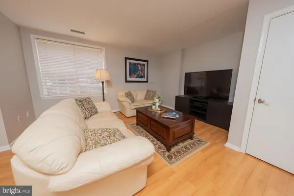 $375,000 | 5919 1st Landing Way, Unit 183, Burke, VA 22015