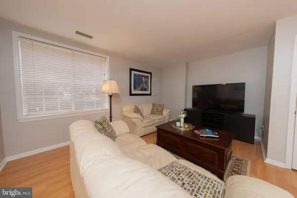 $375,000 | 5919 1st Landing Way, Unit 183, Burke, VA 22015