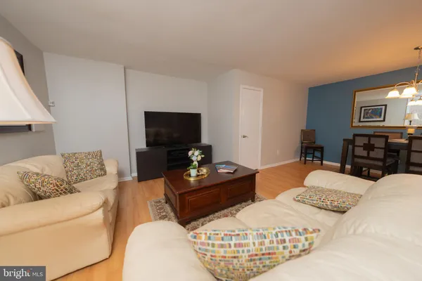 $375,000 | 5919 1st Landing Way, Unit 183, Burke, VA 22015