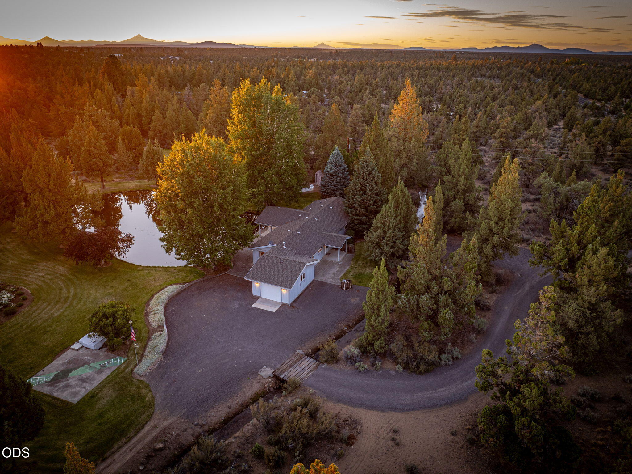 62765 Stenkamp Road Bend, OR 97701 - Photo 5 of 47