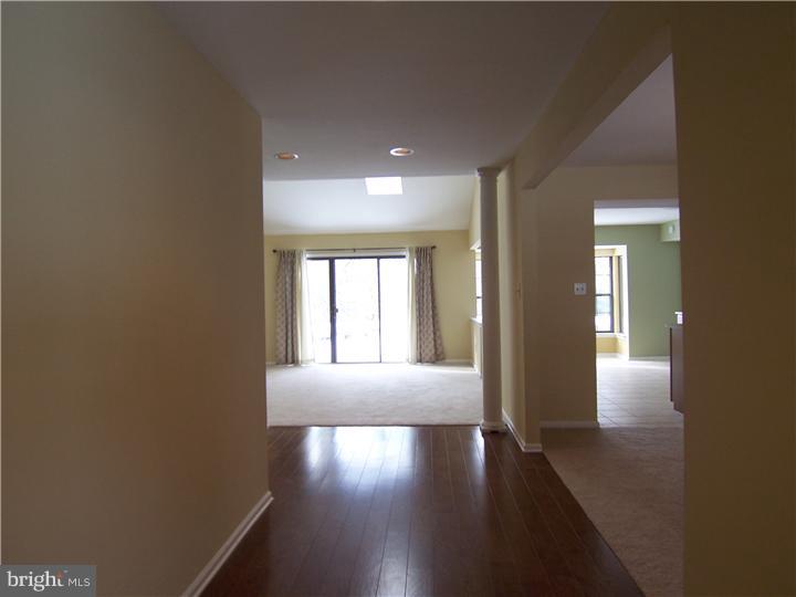7 Wyndham Road Voorhees, NJ 08043 - Photo 6 of 11 Hallway