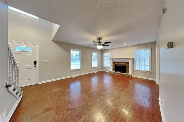 $2,050 | 284 Kent Lane, Douglasville, GA 30134