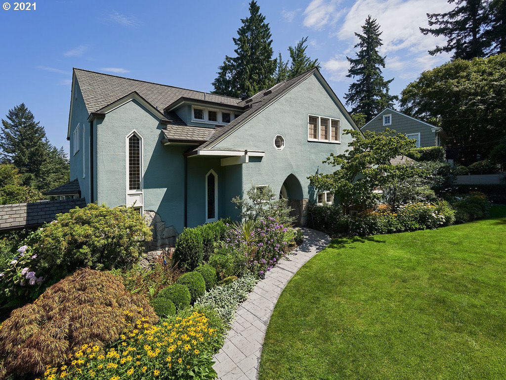 2534 Southwest Arden Road Portland, OR 97201 - Photo 29 of 30