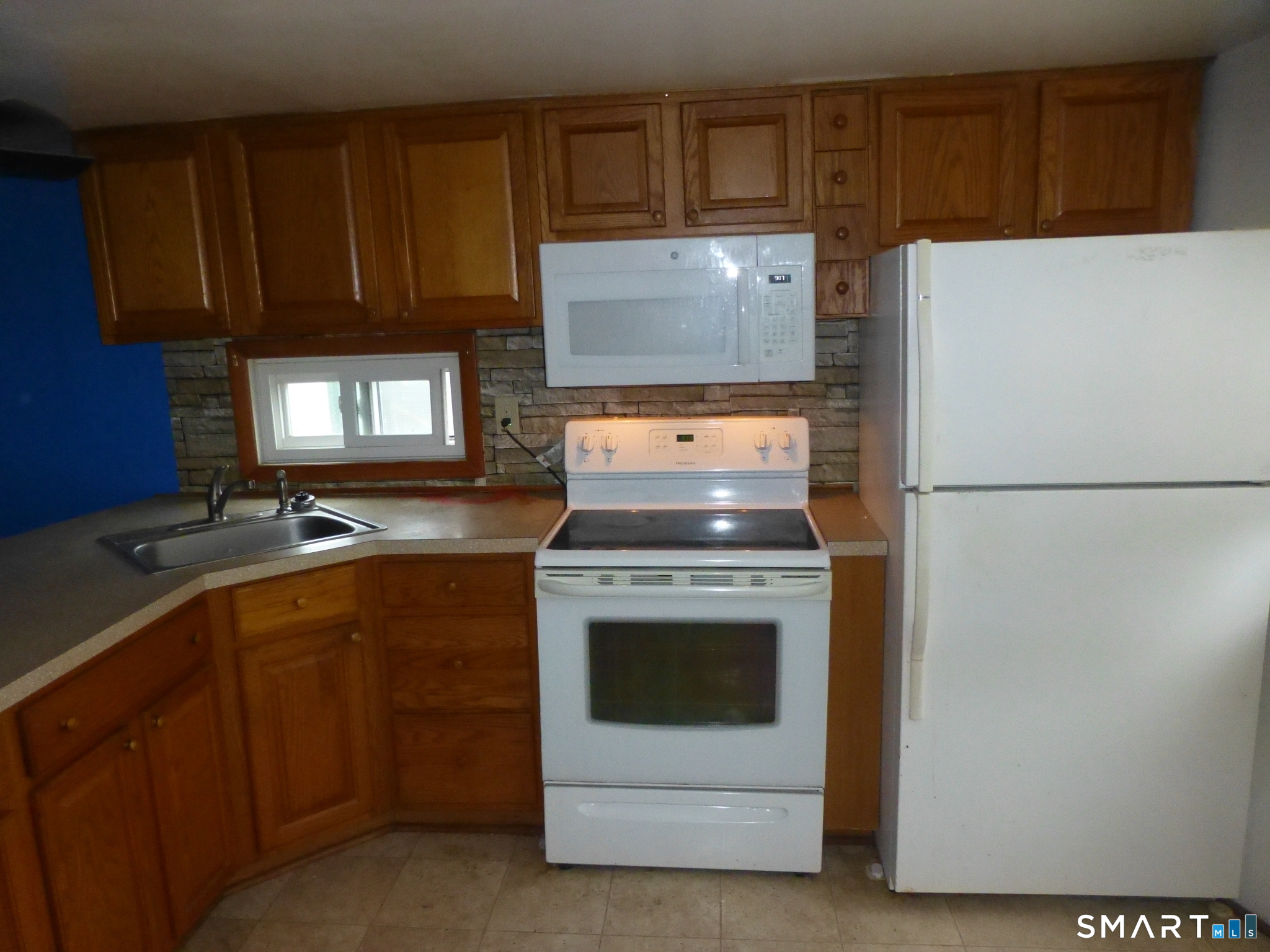 224 Foxon Road North Branford, CT 06471 - Photo 6 of 18 Gallery Image 6