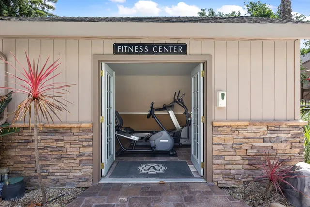 $239,950 | 524 Woodside Oaks, Unit 8, Sacramento, CA 95825