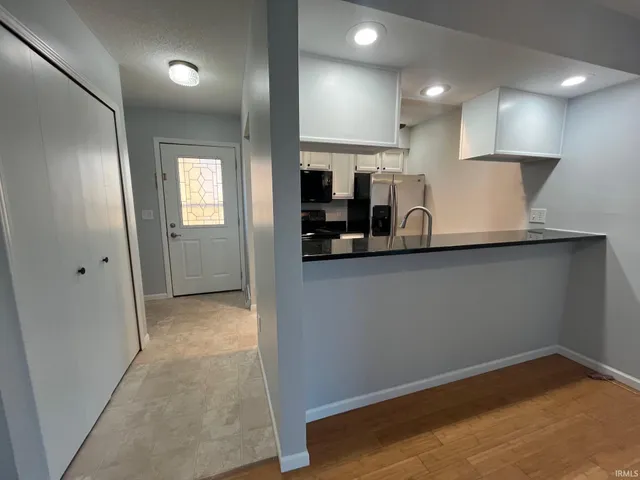 $189,000 | 800 East Arthur Street, Unit B4, Warsaw, IN 46580