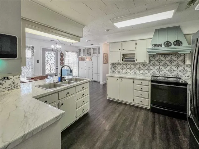 $275,000 | 1104 North Monte Blanc Drive, Abbeville, LA 70510