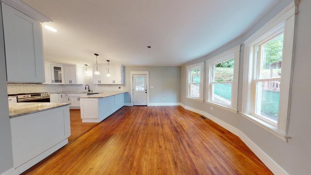 77 Beaconsfield Road Worcester, MA 01602 - Photo 11 of 39